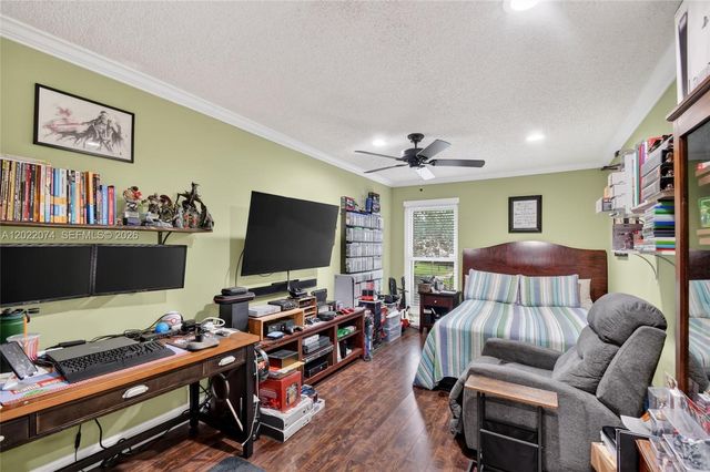 6989 Clover Ct, Lake Worth, FL 33467