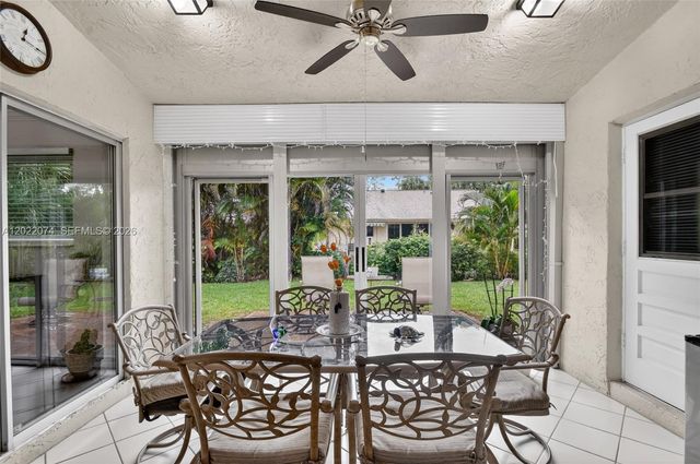 6989 Clover Ct, Lake Worth, FL 33467