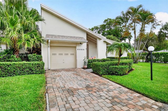 6989 Clover Ct, Lake Worth, FL 33467