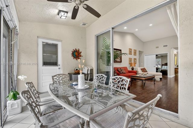 6989 Clover Ct, Lake Worth, FL 33467