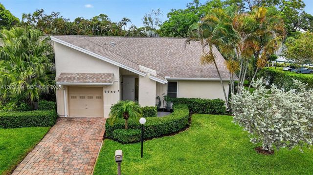 6989 Clover Ct, Lake Worth, FL 33467