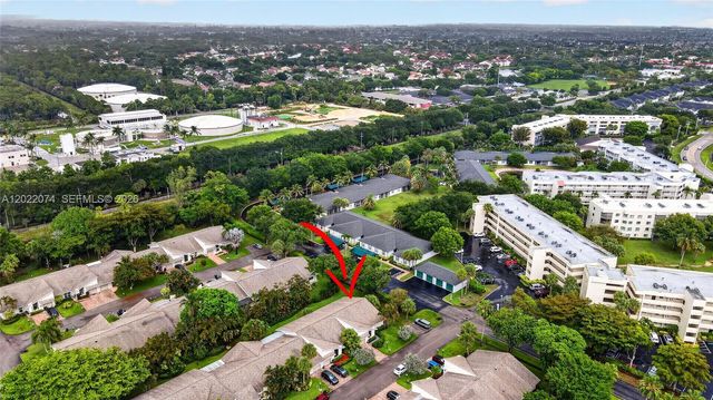 6989 Clover Ct, Lake Worth, FL 33467