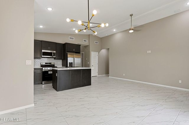 8420 FISH Place, Vinton, TX 79821