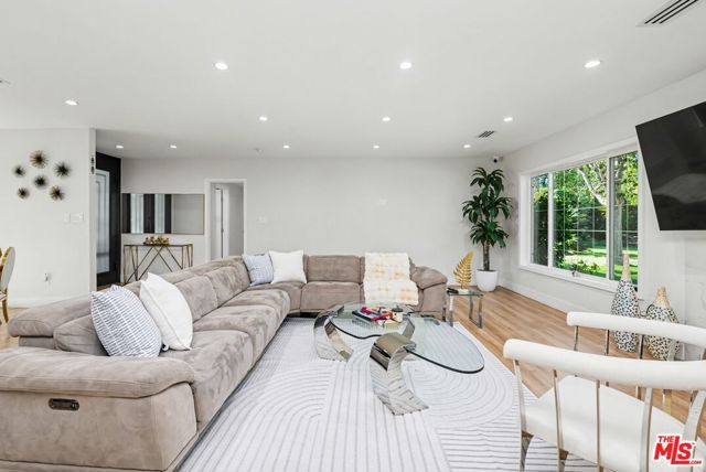 17409 Kinzie Street, Los Angeles, CA 91325