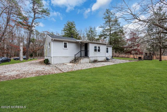 517 Newtons Corner Road, Howell, NJ 07731