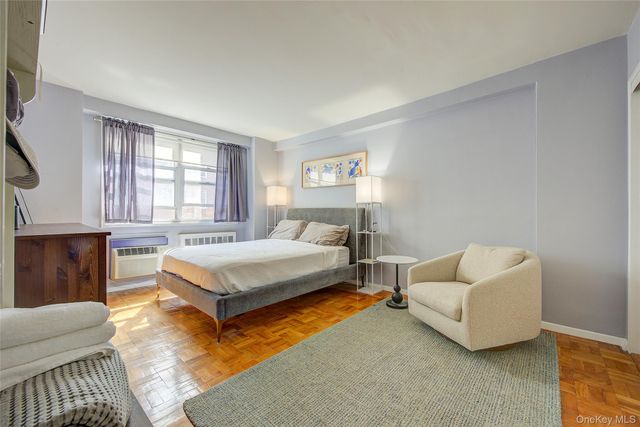 110-50 71st Road 4M, Forest Hills, NY 11375