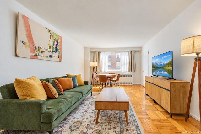 110-50 71st Road 4M, Forest Hills, NY 11375