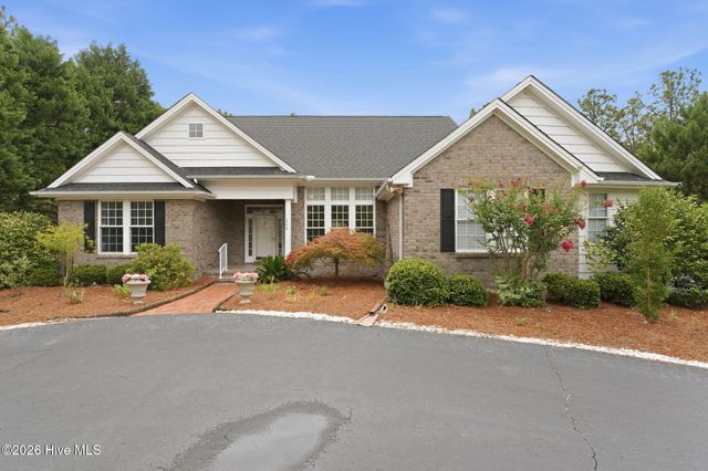 209 Longleaf Drive, West End, NC 27376