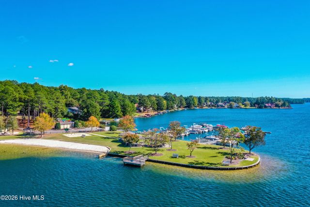 209 Longleaf Drive, West End, NC 27376