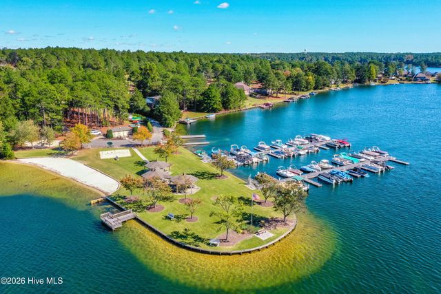 209 Longleaf Drive, West End, NC 27376