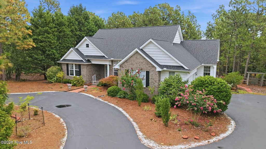 209 Longleaf Drive, West End, NC 27376