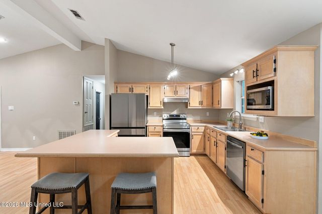 6682 Ahekolo Circle, Diamondhead, MS 39525