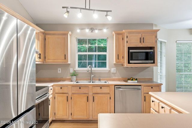 6682 Ahekolo Circle, Diamondhead, MS 39525
