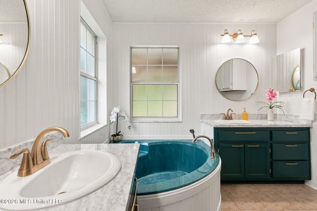 6682 Ahekolo Circle, Diamondhead, MS 39525