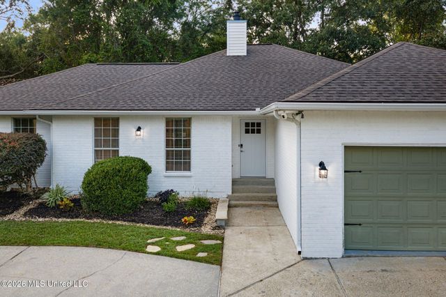 6682 Ahekolo Circle, Diamondhead, MS 39525
