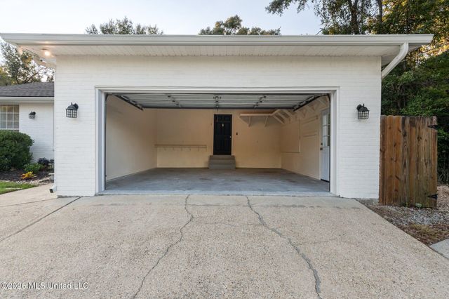 6682 Ahekolo Circle, Diamondhead, MS 39525