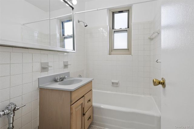 23-35 Bell Blvd. 4H, Bayside, NY 11360