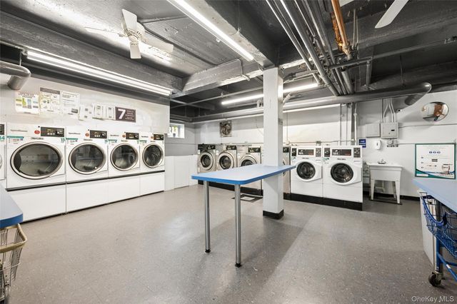 23-35 Bell Blvd. 4H, Bayside, NY 11360