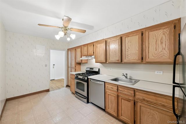 23-35 Bell Blvd. 4H, Bayside, NY 11360