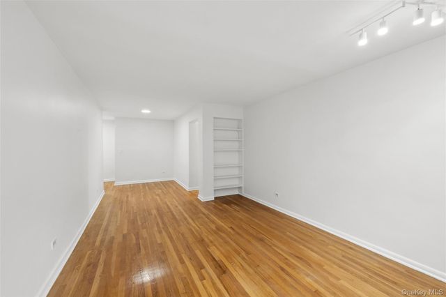 23-35 Bell Blvd. 4H, Bayside, NY 11360