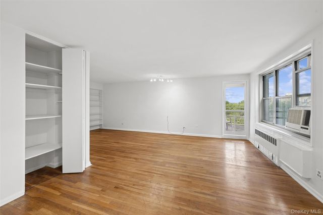 23-35 Bell Blvd. 4H, Bayside, NY 11360
