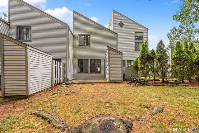 5 Staunton Court B, Farmington, CT 06032