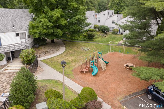 5 Staunton Court B, Farmington, CT 06032