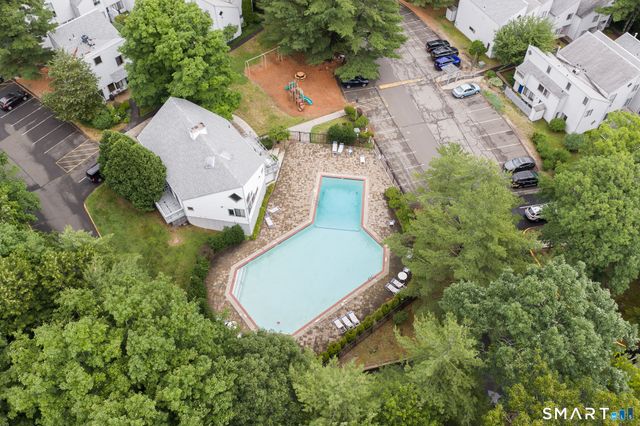 5 Staunton Court B, Farmington, CT 06032
