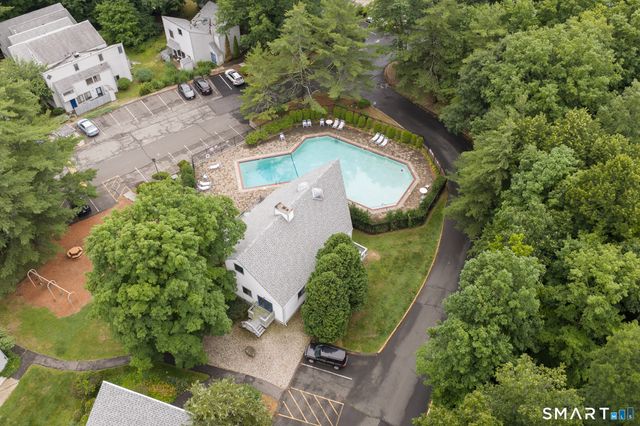 5 Staunton Court B, Farmington, CT 06032