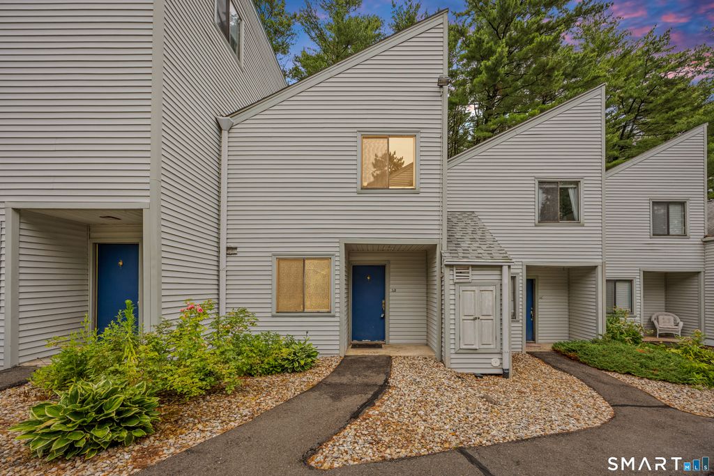 5 Staunton Court B, Farmington, CT 06032