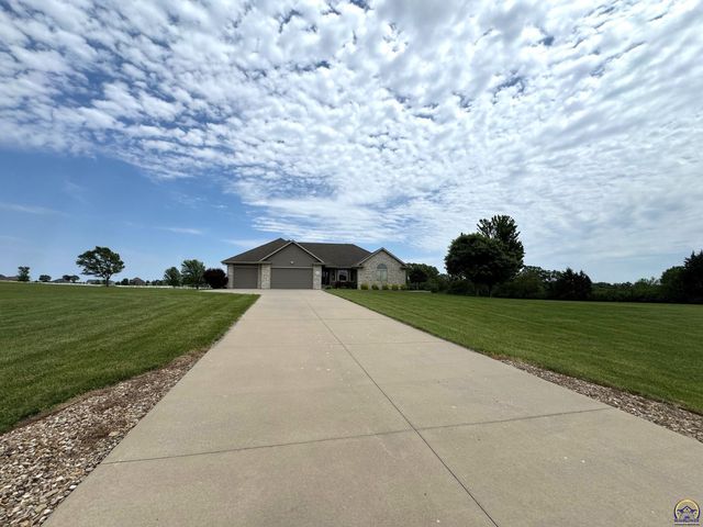 5230 SW Knudsen RD, Topeka, KS 66610