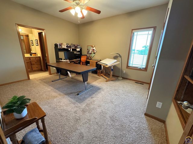 5230 SW Knudsen RD, Topeka, KS 66610