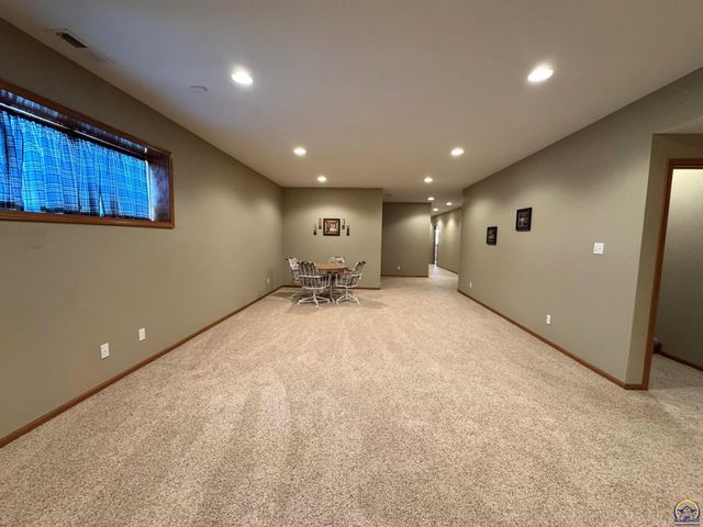 5230 SW Knudsen RD, Topeka, KS 66610