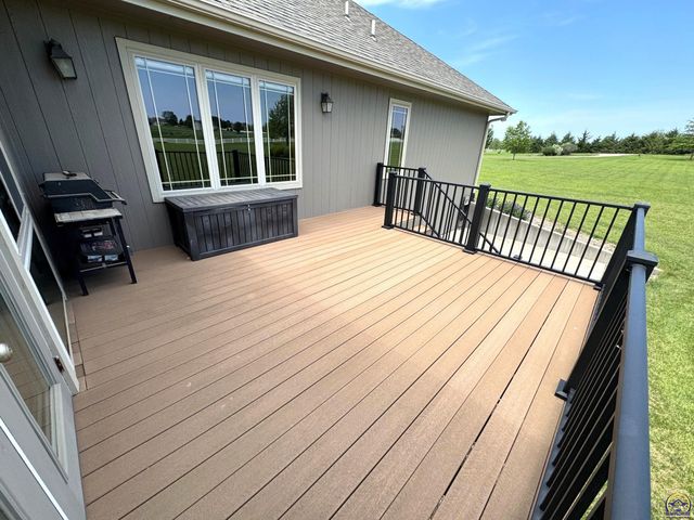 5230 SW Knudsen RD, Topeka, KS 66610
