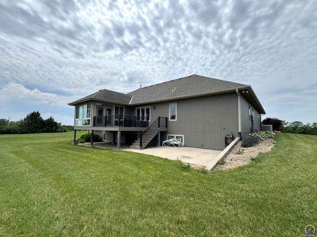 5230 SW Knudsen RD, Topeka, KS 66610