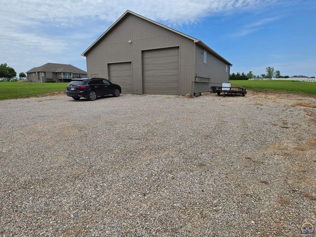 5230 SW Knudsen RD, Topeka, KS 66610