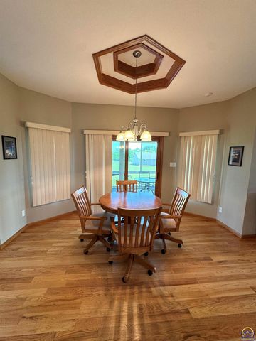 5230 SW Knudsen RD, Topeka, KS 66610