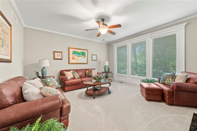 1629 SW Hedgewood Lane, Lee's Summit, MO 64081