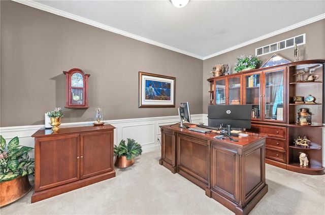 1629 SW Hedgewood Lane, Lee's Summit, MO 64081