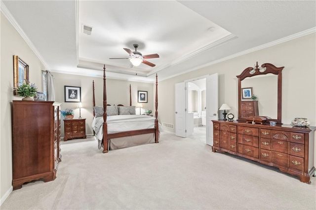 1629 SW Hedgewood Lane, Lee's Summit, MO 64081