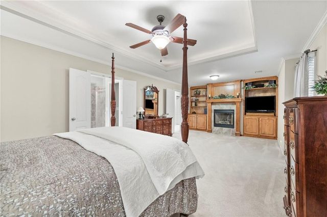 1629 SW Hedgewood Lane, Lee's Summit, MO 64081