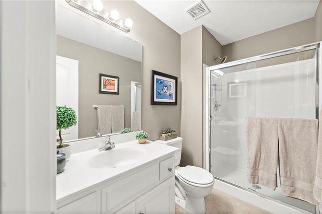 1629 SW Hedgewood Lane, Lee's Summit, MO 64081