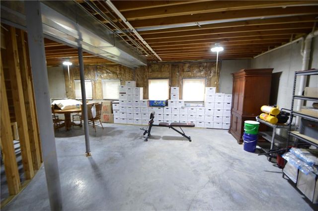 1629 SW Hedgewood Lane, Lee's Summit, MO 64081
