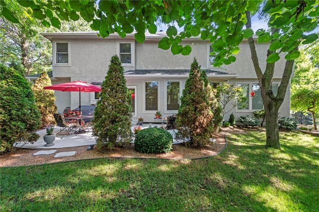 1629 SW Hedgewood Lane, Lee's Summit, MO 64081