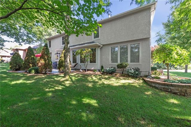 1629 SW Hedgewood Lane, Lee's Summit, MO 64081