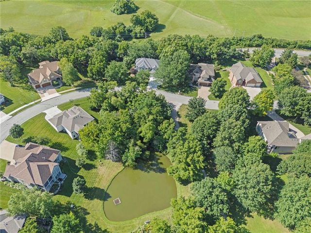 1629 SW Hedgewood Lane, Lee's Summit, MO 64081