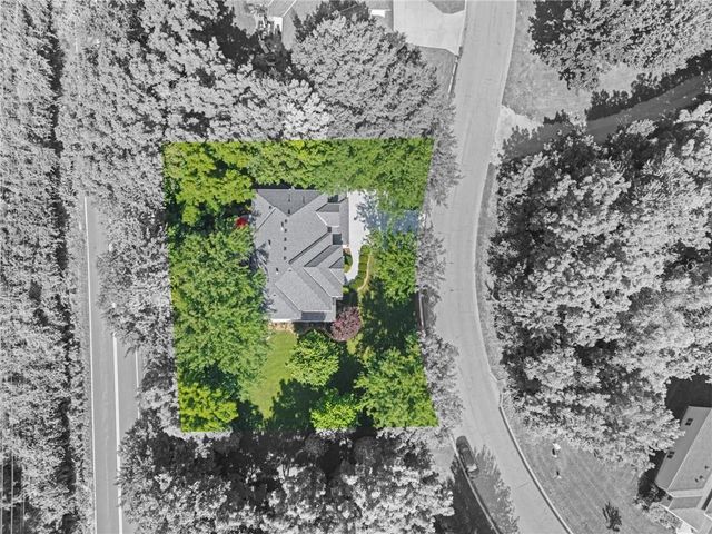 1629 SW Hedgewood Lane, Lee's Summit, MO 64081