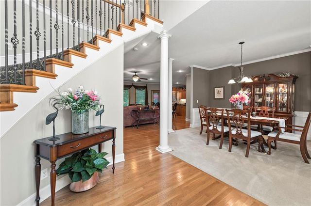 1629 SW Hedgewood Lane, Lee's Summit, MO 64081