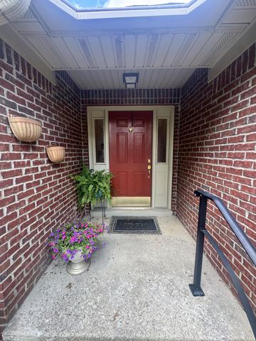 1025 Albert Lane, Lexington, KY 40514