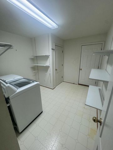 1025 Albert Lane, Lexington, KY 40514